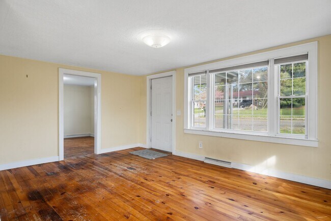 Building Photo - MOVE IN WITH A SECURITY DEPOSIT ALTERNATIVE FROM OBLIGO (for qualified applicants).
