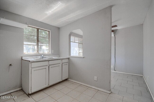 Building Photo - 10368 Potencia Dr