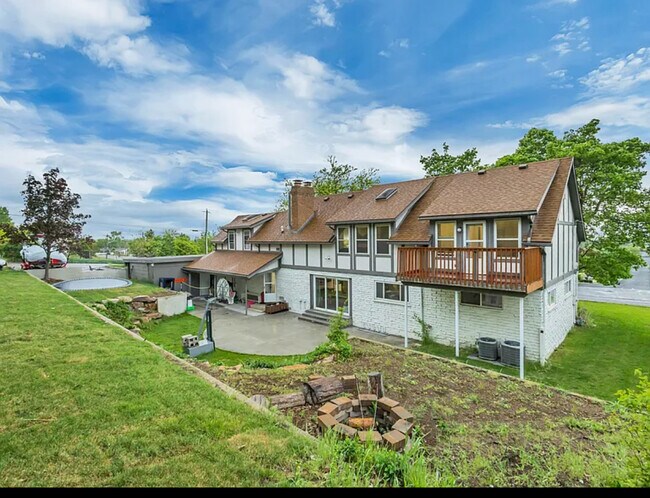 Building Photo - 1343 S 200 E
