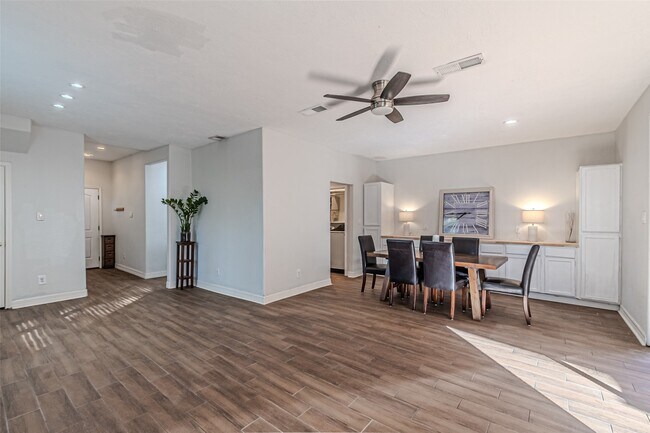 Building Photo - 15179 Kimberley Ct