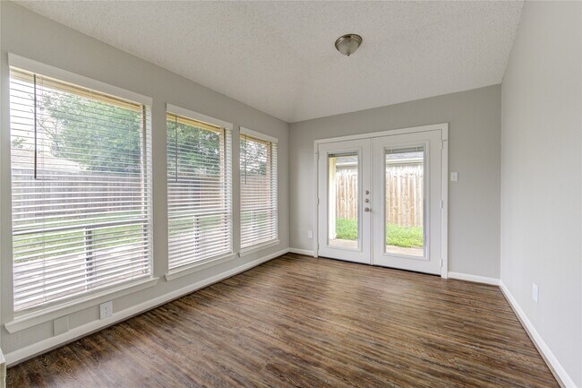 Building Photo - 1206 Park Ln