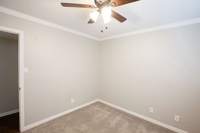 Building Photo - 5713 Baker Dr