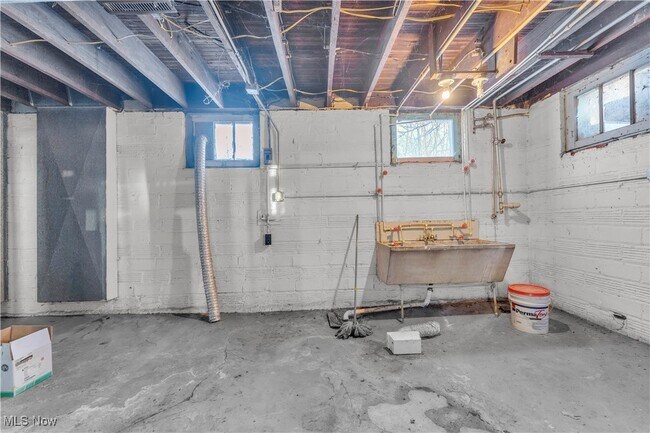 Building Photo - 54 W Grace St