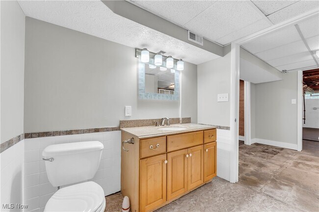 Building Photo - 558 Wring Dr