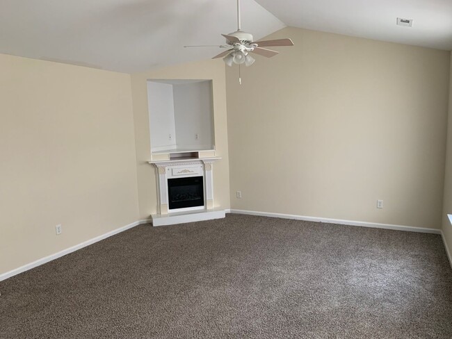 Building Photo - Gorgeous and Spacious Country home located in Camden County.