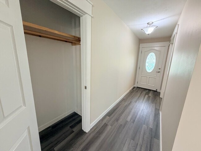 Building Photo - Spacious 3-Bedroom House in Lake Charles - Huge Backyard & Storage Shed