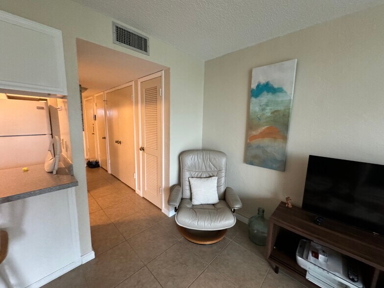 Building Photo - 1437 N ATLANTIC Ave