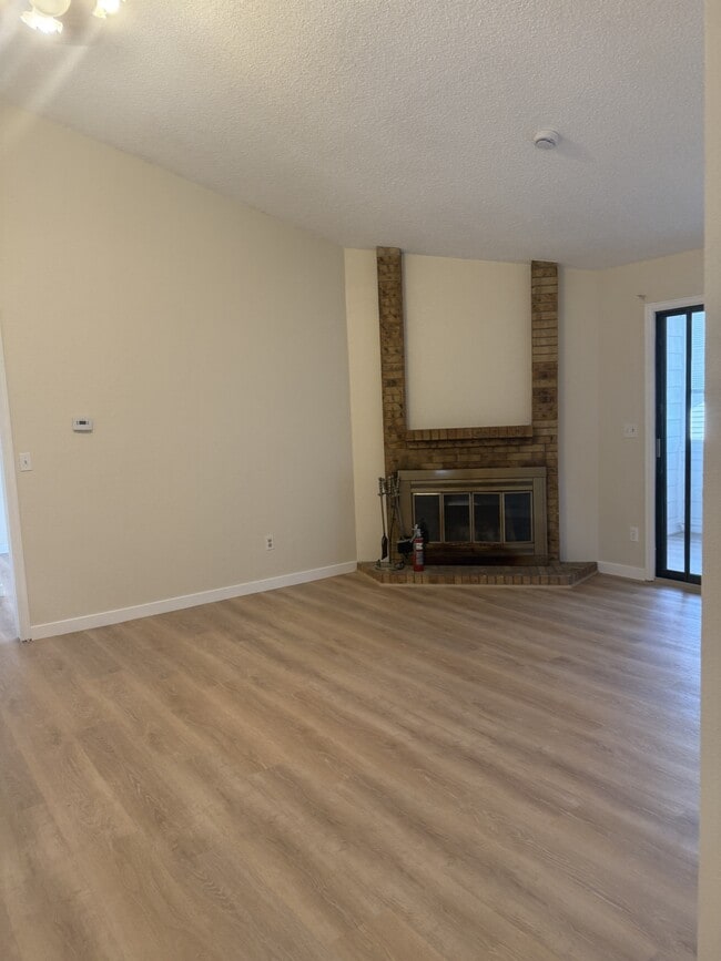Building Photo - 8376 S Upham Way