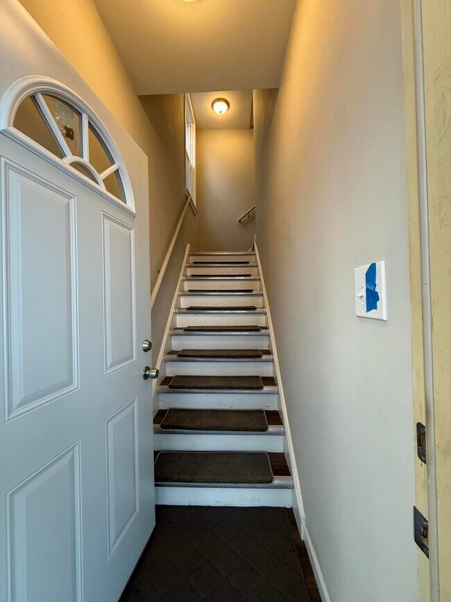 Building Photo - 349 Westminster St