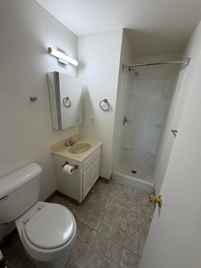 Building Photo - 3039-3041 Kane Street