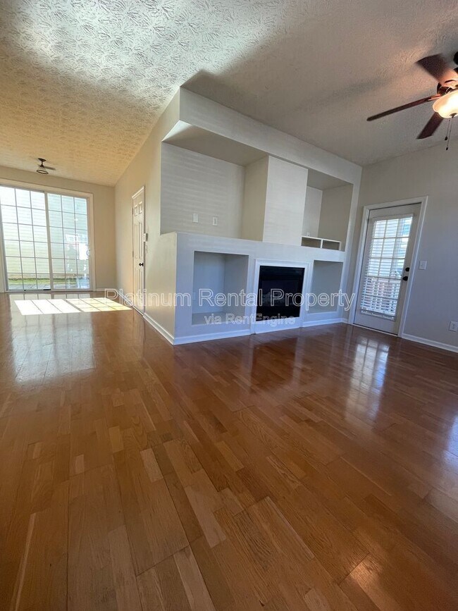 Building Photo - 301 Harmony Ct