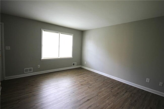 Building Photo - 1110 3rd St