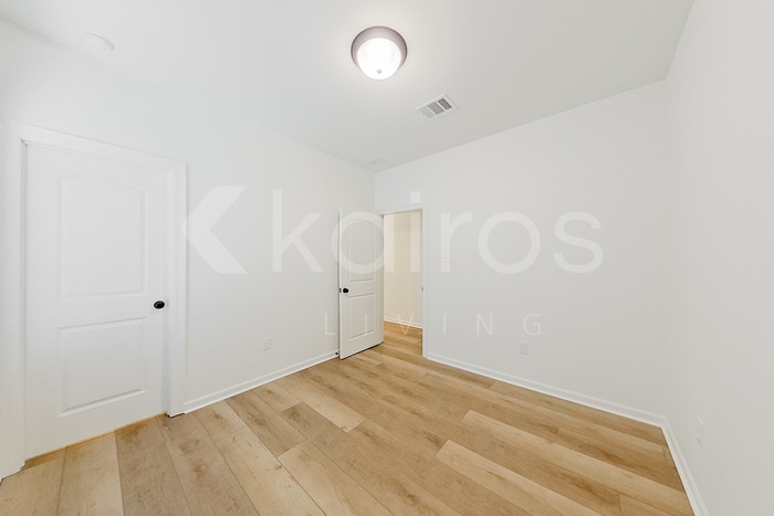 Building Photo - 105 Hendrix Rd