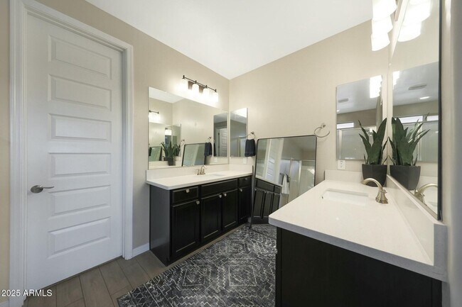 Building Photo - 8419 S 164th Dr