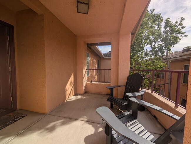 Building Photo - Beautifully Renovated Condo in Rancho Bernardo!