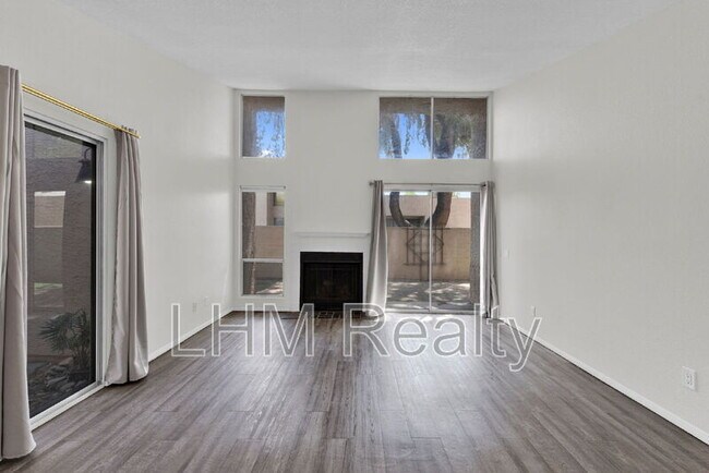 Building Photo - 930 S Dobson Rd