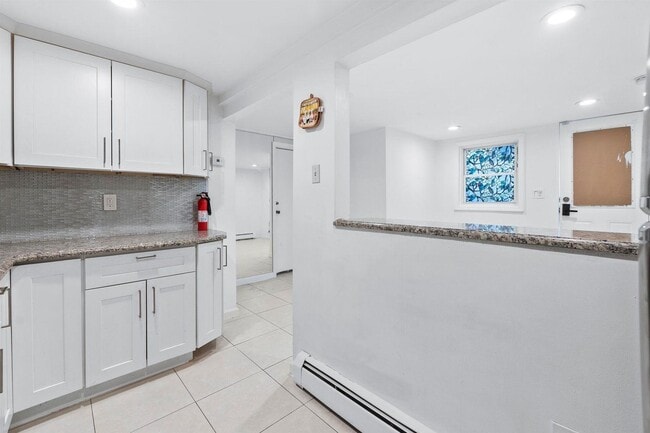 Building Photo - 5712 Broadway