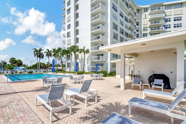 Building Photo - 2600 N Flagler Dr