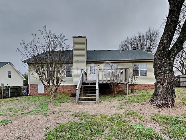 Building Photo - 3021 Iroquois Dr