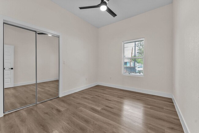 Building Photo - All Units Are Available With Brandnew Full Appliance Package