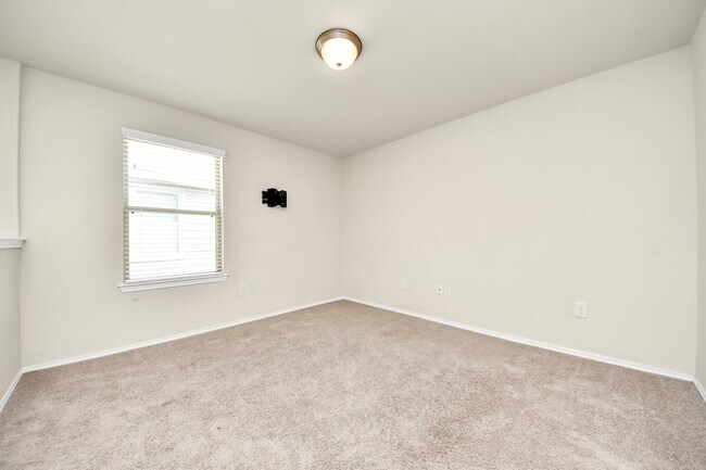 Building Photo - 15802 Sunny Stone Dr