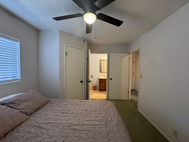 Building Photo - 2834