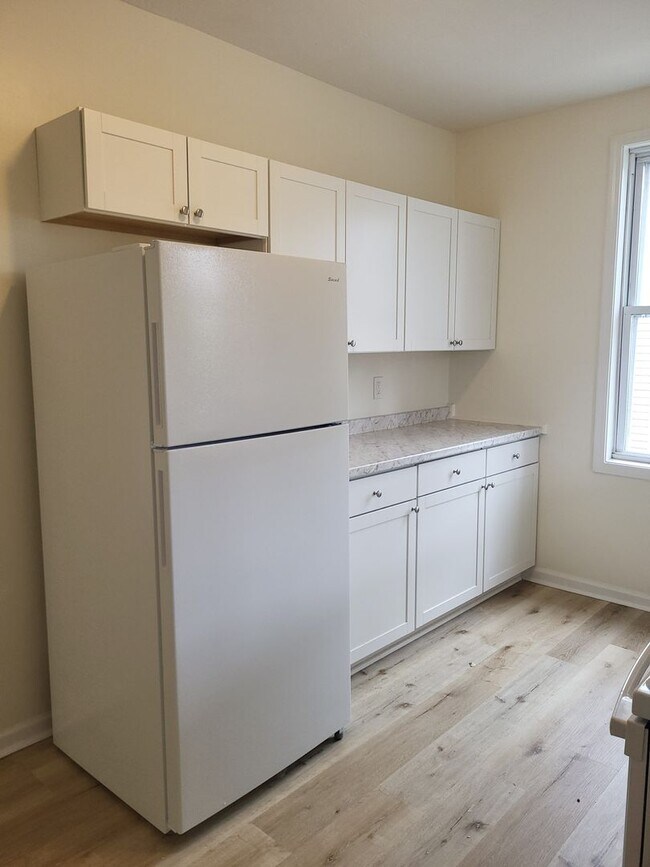 Building Photo - 225 Park Ave