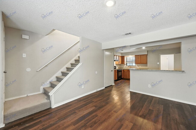 Building Photo - 210 Rolston Rd