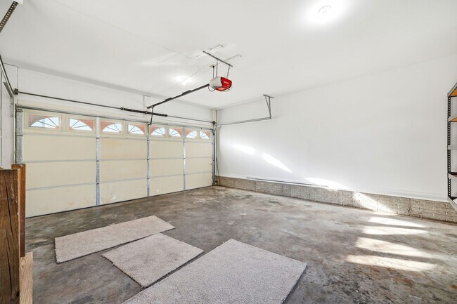 Building Photo - 1600 Old Brook Rd