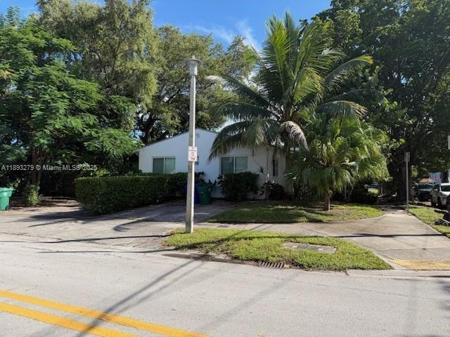 Primary Photo - 2131 SW 19th Ave