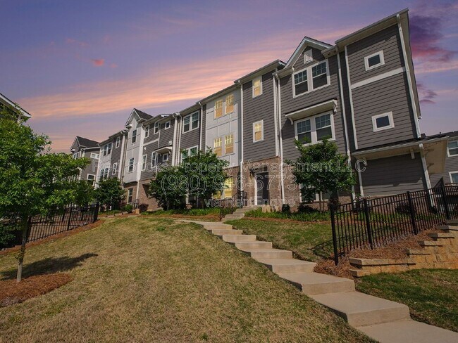 Building Photo - 4426 Millennium Ave