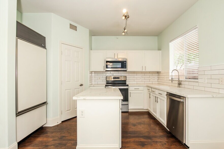 Building Photo - 3019 W Perdido Way