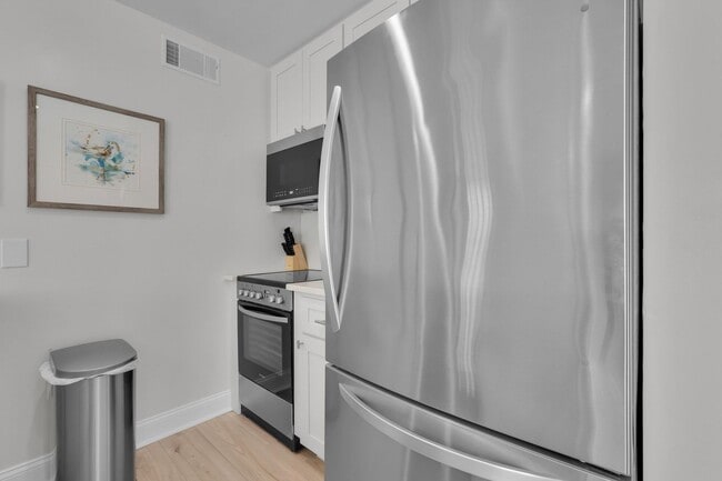 Building Photo - 702 Tattnall St