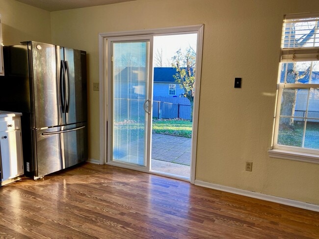 Building Photo - COMING SOON! Wonderful 3 Bedroom 2 Bathroo...