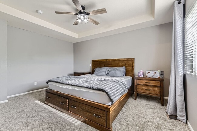 Building Photo - Beautiful 2 story 2,518 sq ft 4 bed 2.5 ba...