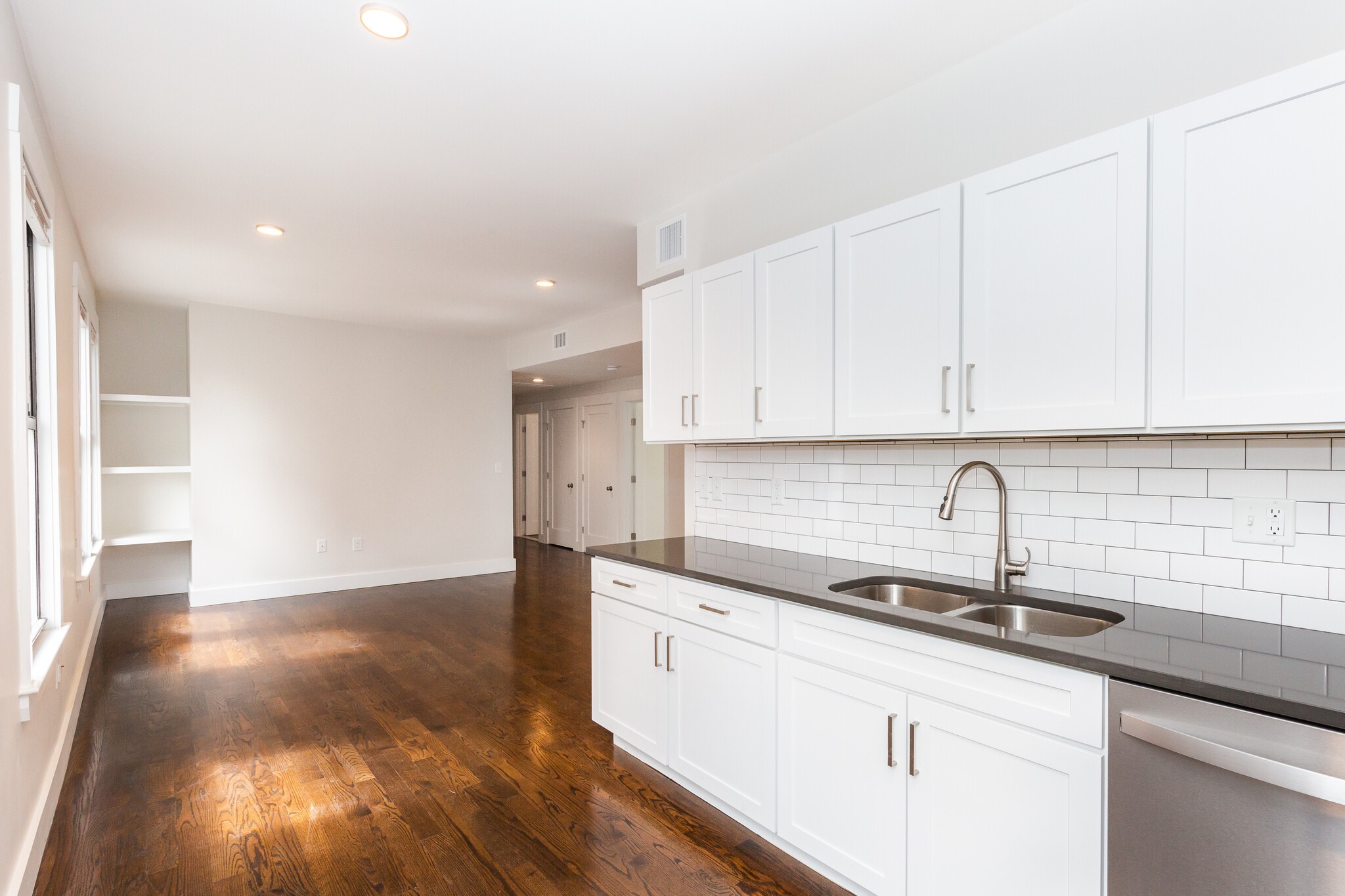 Building Photo - 22 Clary St