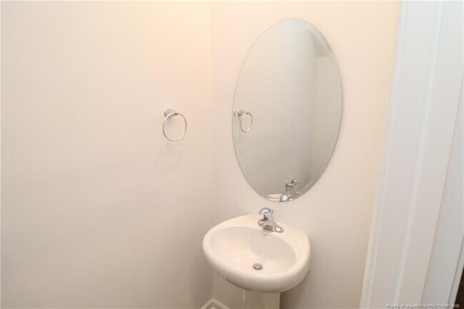 Building Photo - 384 Freestall Dr