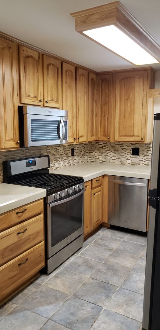 Building Photo - 3 Bed 2 Bath Townhouse in Lakeside