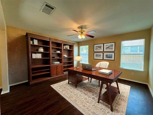 Building Photo - 100 Palo Duro Cove