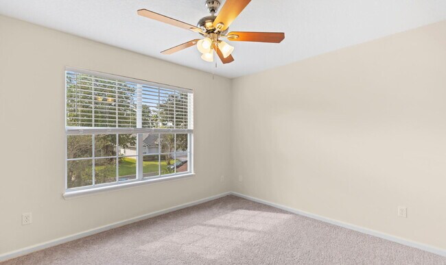 Building Photo - Julington Creek Plantation, Grand Home with WOW Amenities!