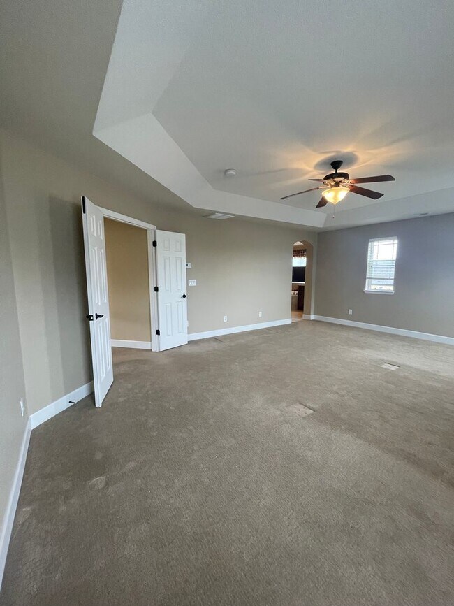 Building Photo - Sprawling Two-Story Home in SE Ft. Collins
