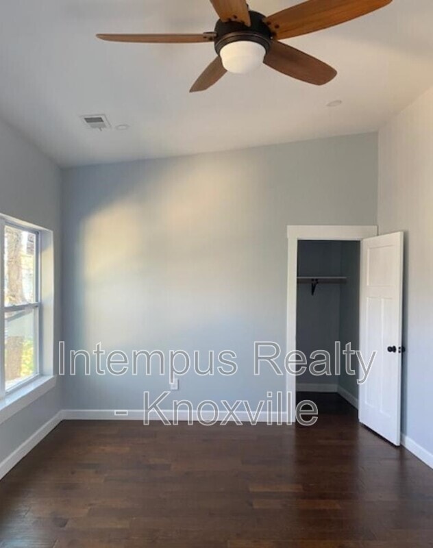 Building Photo - 2308 E 5th Ave