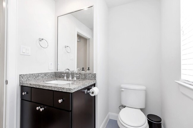 Building Photo - 1221 Bonner St