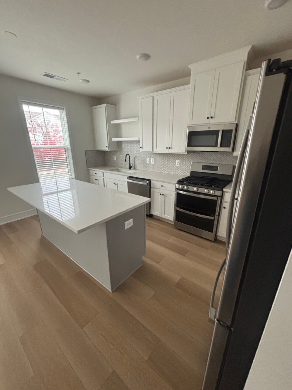 Building Photo - 43396 Farringdon Sq