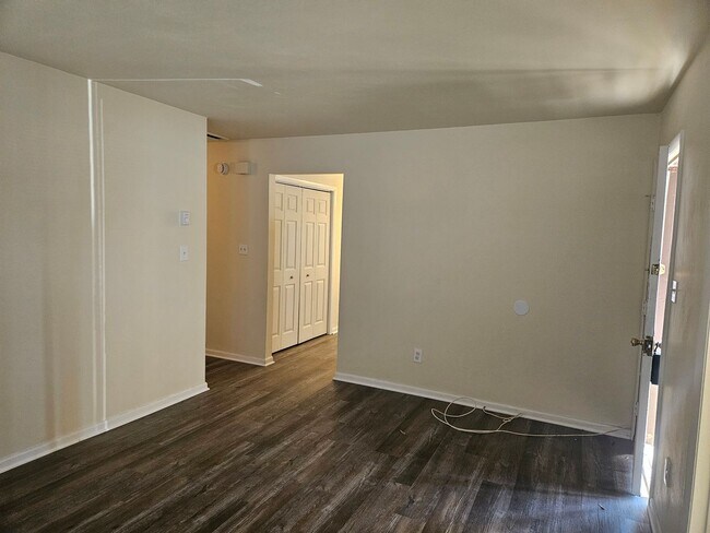 Building Photo - 1132 Virginia Ave