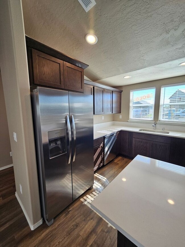 Building Photo - First month rent FREE with 12 month lease!