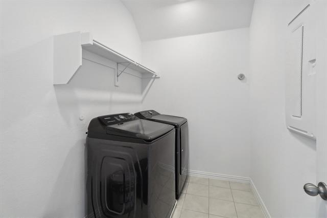 Building Photo - 1200 Milfoil Dr