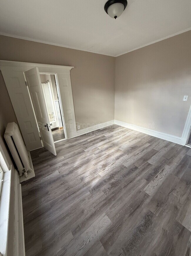 Building Photo - 40 Pleasant St