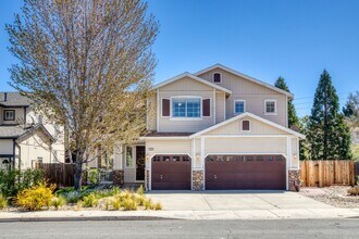 Building Photo - <b> Stunning Five Bedroom in West Reno<br><br>