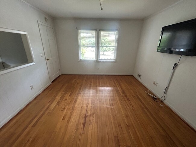 Building Photo - 7201 Mountainbrook Dr